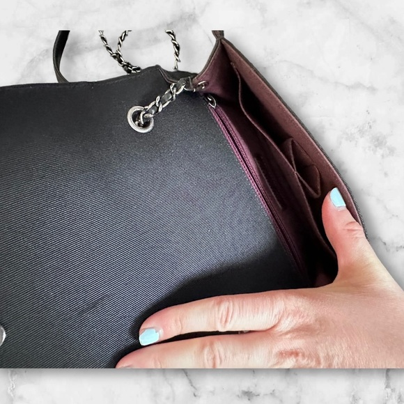 Chanel black lambskin small ballerine bag - Picture 3 of 15